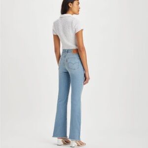 Levi's® Premium
70'S HIGH RISE FLARE WOMEN'S JEANS
